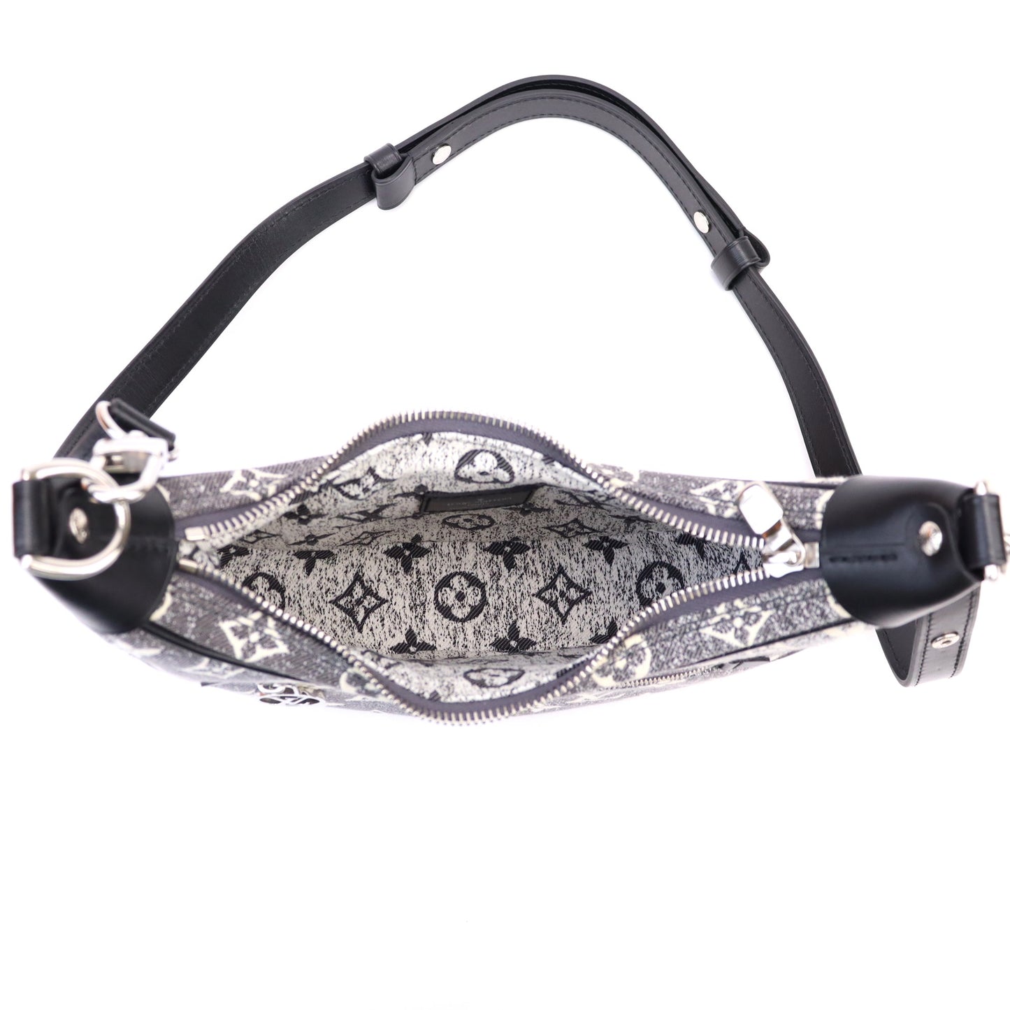 LOUIS VUITTON M21752 LOOP