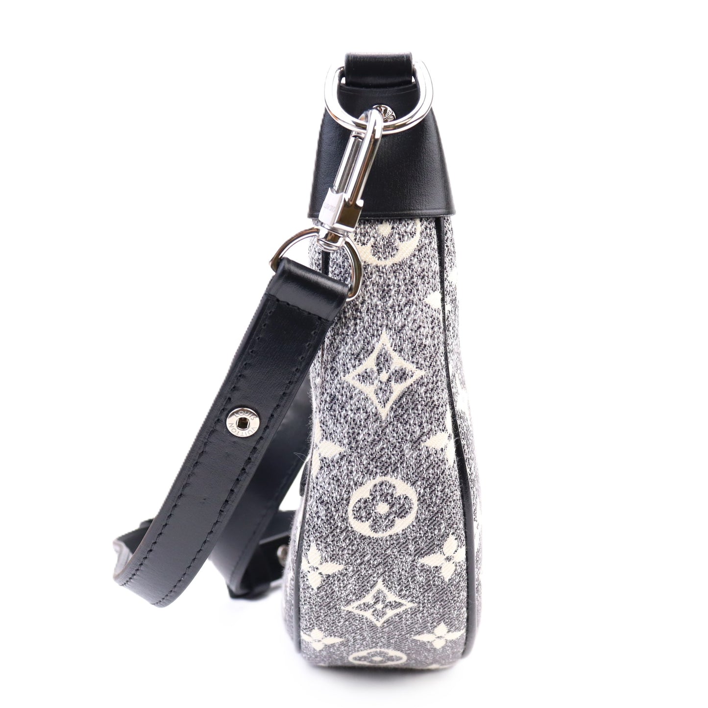 LOUIS VUITTON M21752 LOOP
