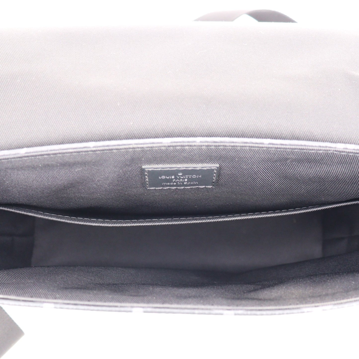 LOUIS VUITTON M45272 DISTRICT