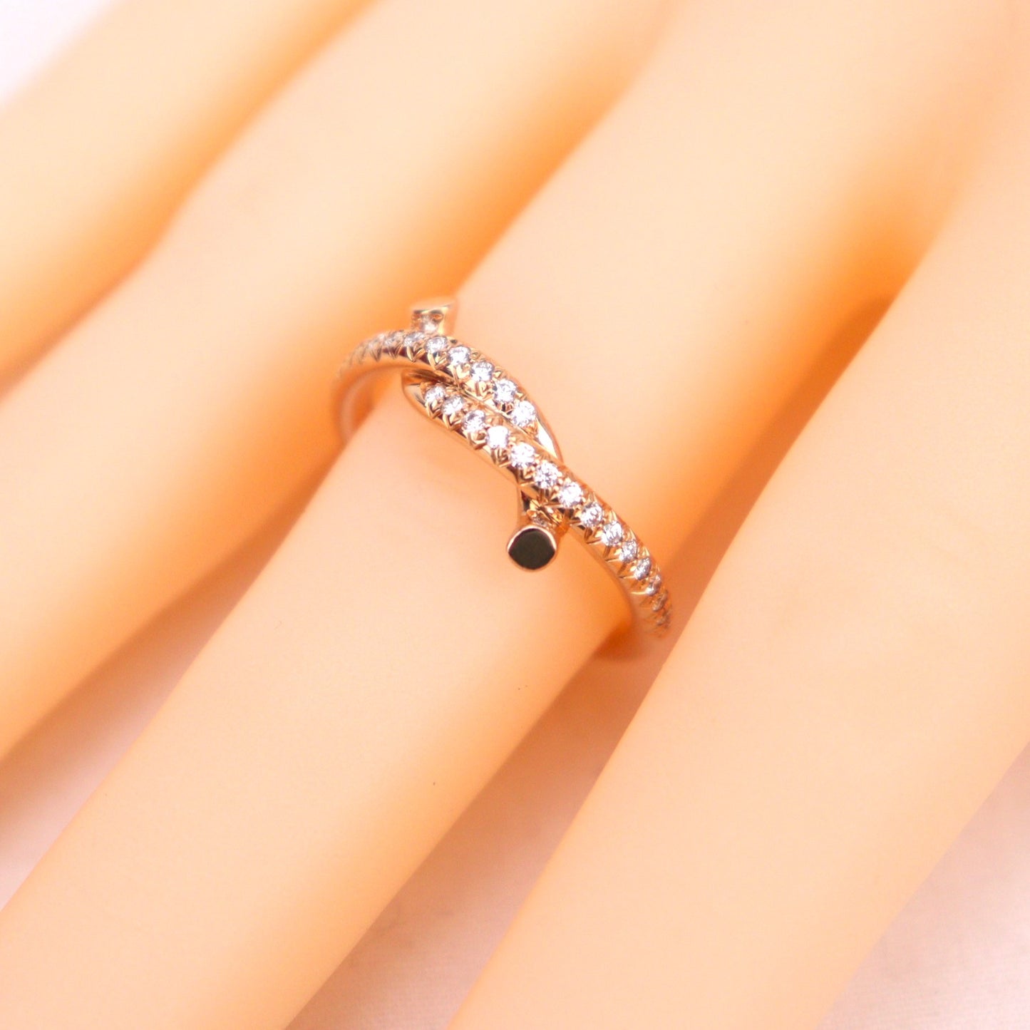 Cartier B40949 Entrelaces Ring