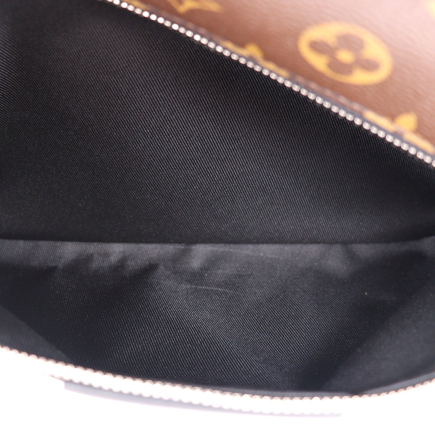 LOUIS VUITTON M46684 DISCOVERY BACKPACK