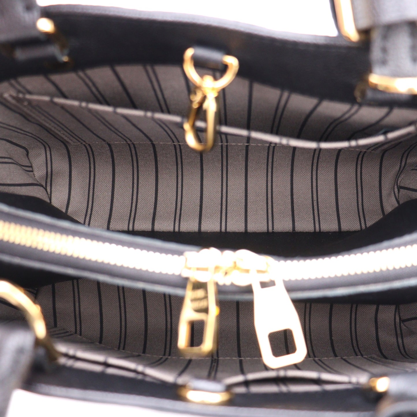 LOUIS VUITTON M41053 MONTAIGNE