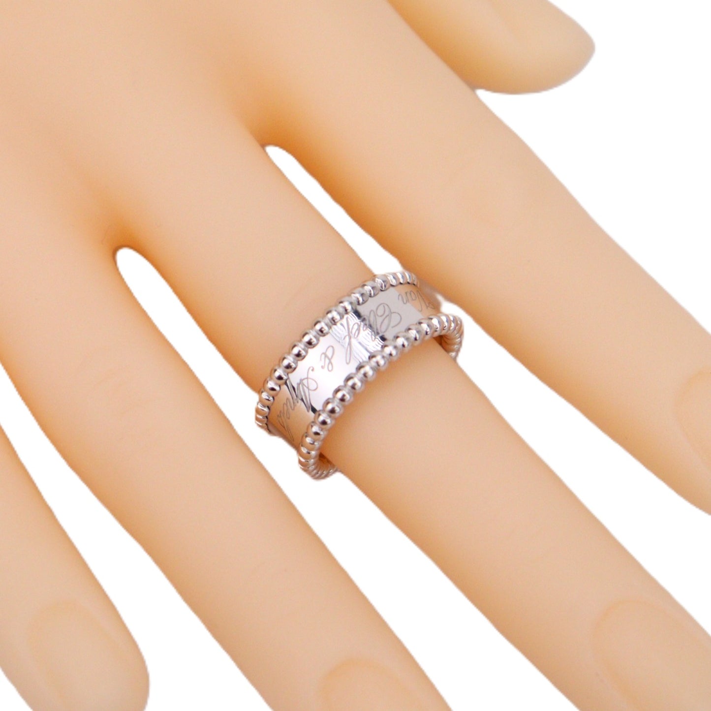 Van Cleef & Arpels VCARN32352 Perlée Signature Ring