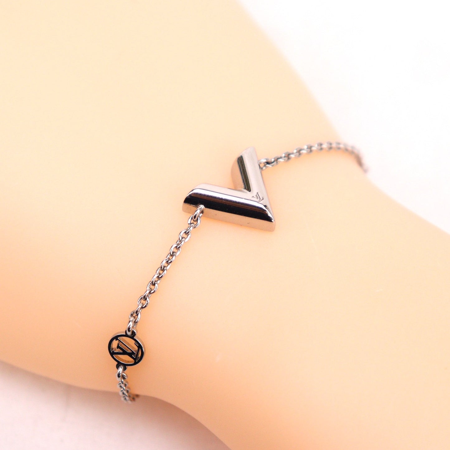 LOUIS VUITTON M63198 BRACELET ESSENTIAL V