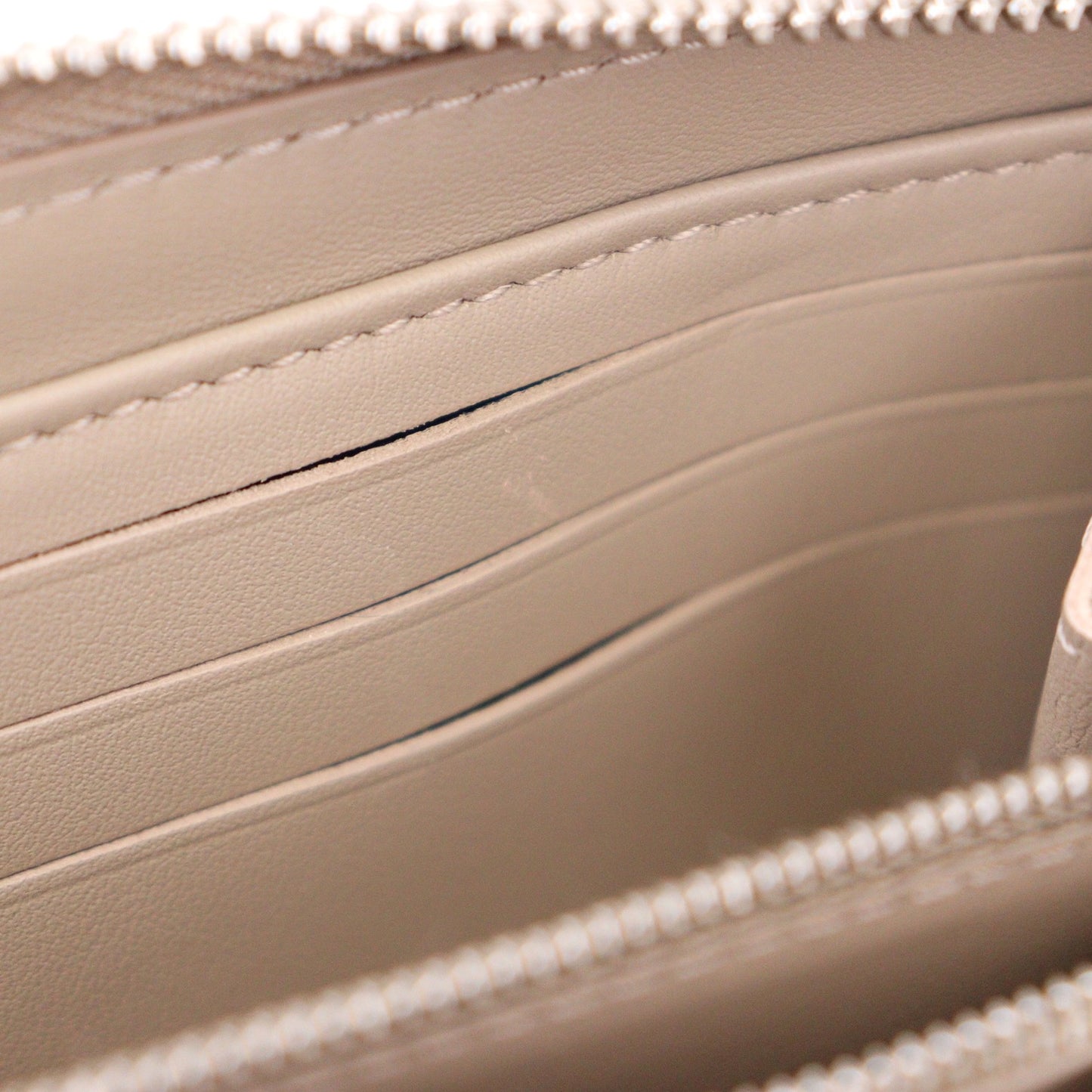 LOUIS VUITTON M69821 ZIPPY WALLET