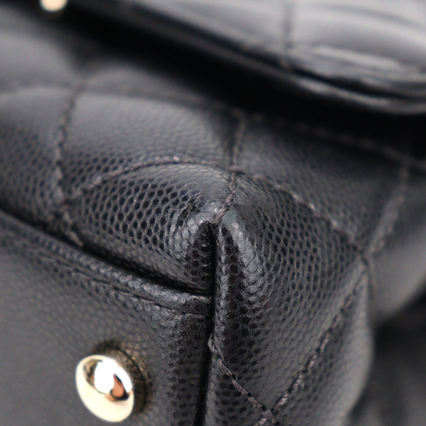 CHANEL AS2215 HANDBAG