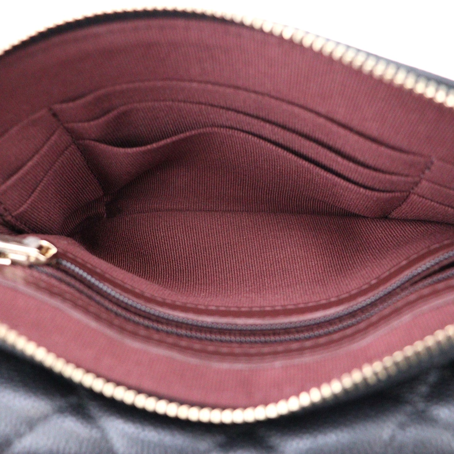 CHANEL AP2096 CLASSIC FLAP PHONE HOLDER