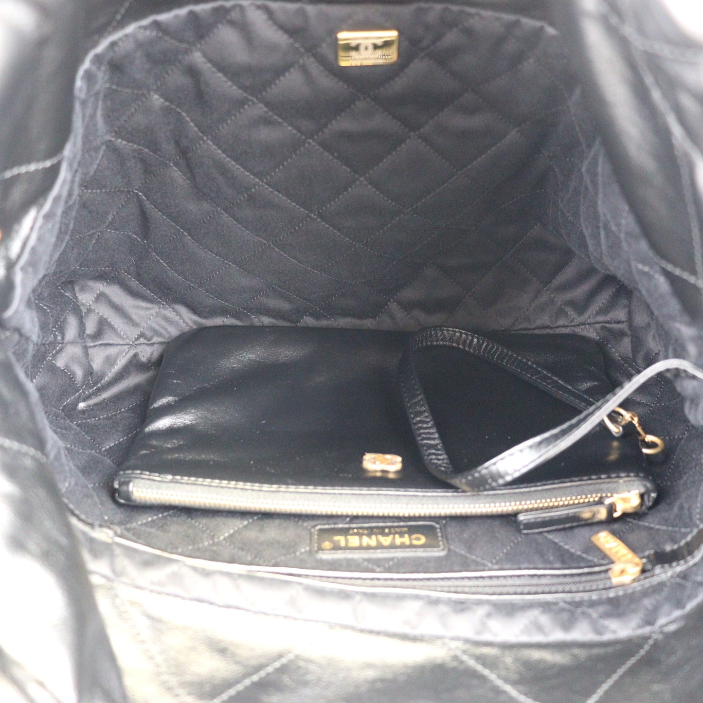 CHANEL AS3260 CHANEL 22 SHOULDER BAG