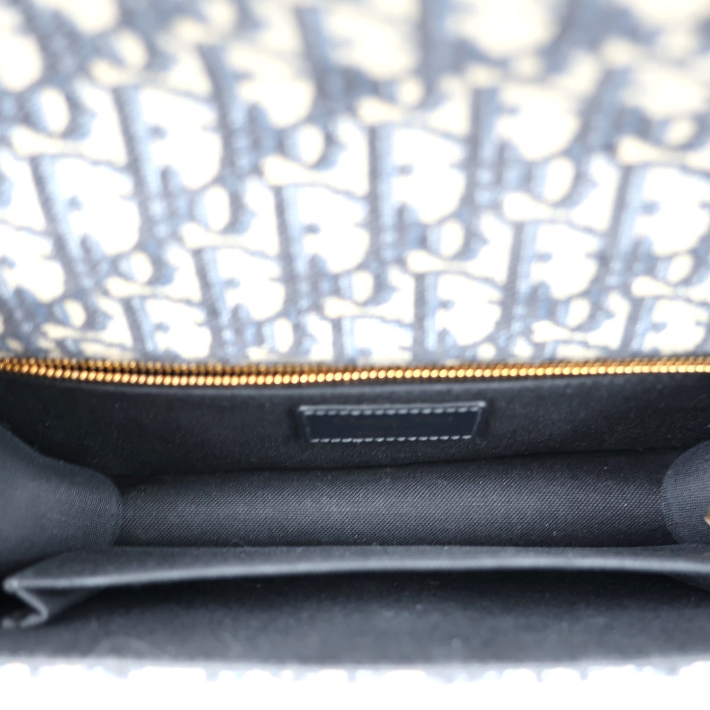 DIOR M9208UTZQ 30 MONTAIGNE SHOULDER BAG
