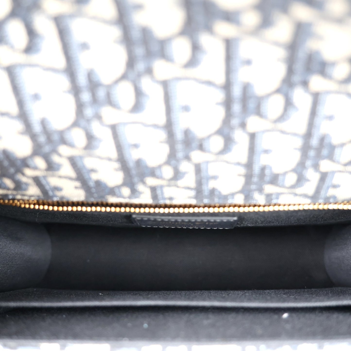 DIOR M9203UTZQ 30 MONTAIGNE SHOULER BAG