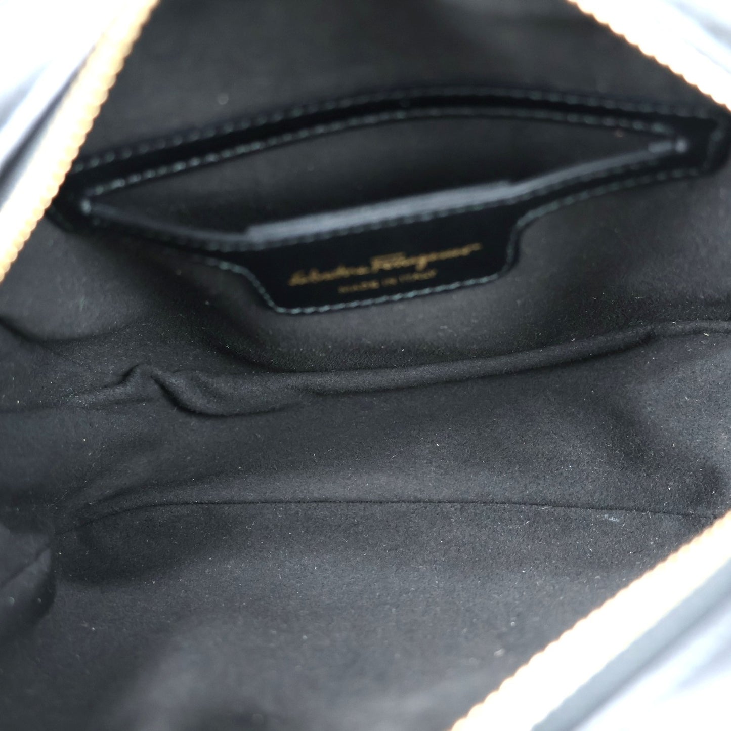 FERRAGAMO 21 H498 VARA CROSSBODY BAG