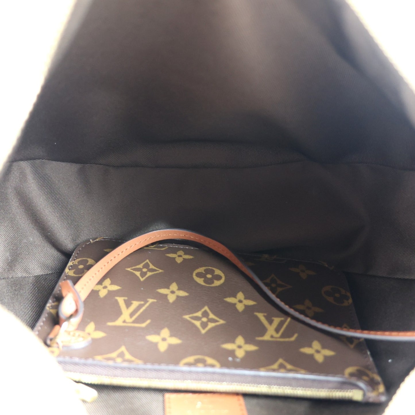 LOUIS VUITTON M46311 LOOP HOBO SHOULDER BAG