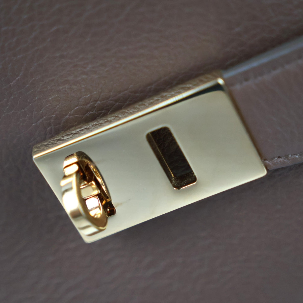 FERRAGAMO 21 5608 HUG MEDIUM TOTE BAG