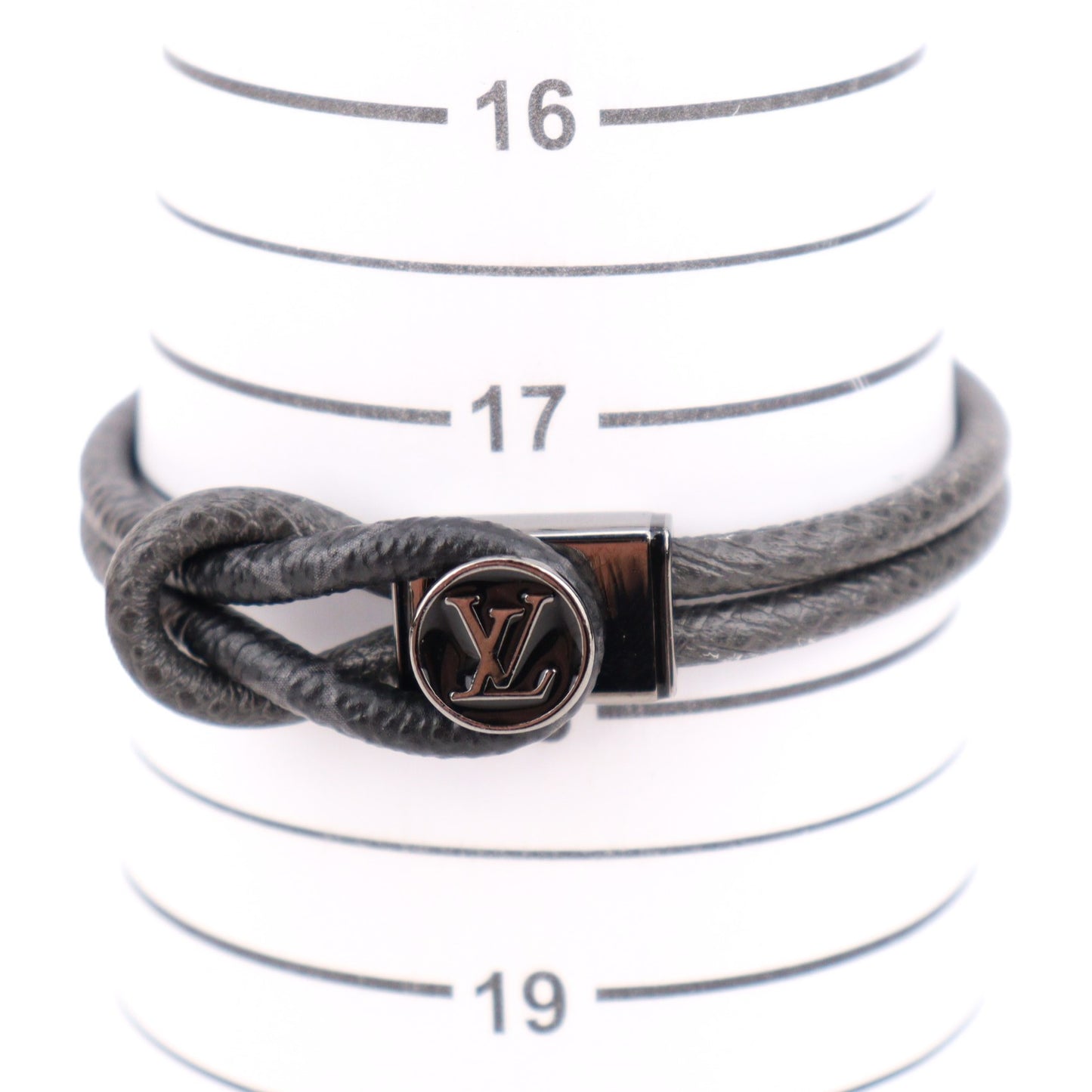 LOUIS VUITTON M6780E LOOP IT