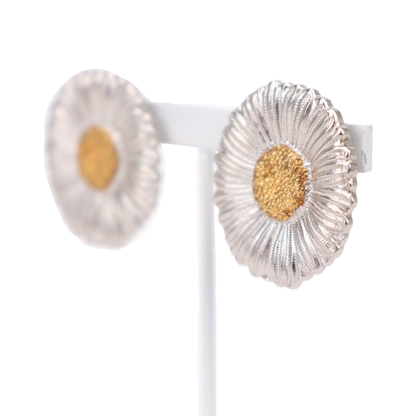 Buccellati JAGEAR023561 Blossoms Daisy Button Earrings