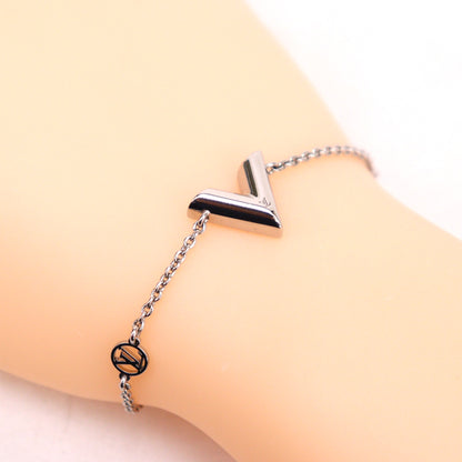 LOUIS VUITTON M63198 BRACELET ESSENTIAL V