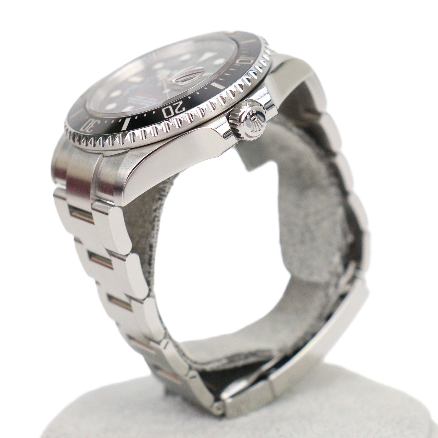 ROLEX 126600 Sea-Dweller