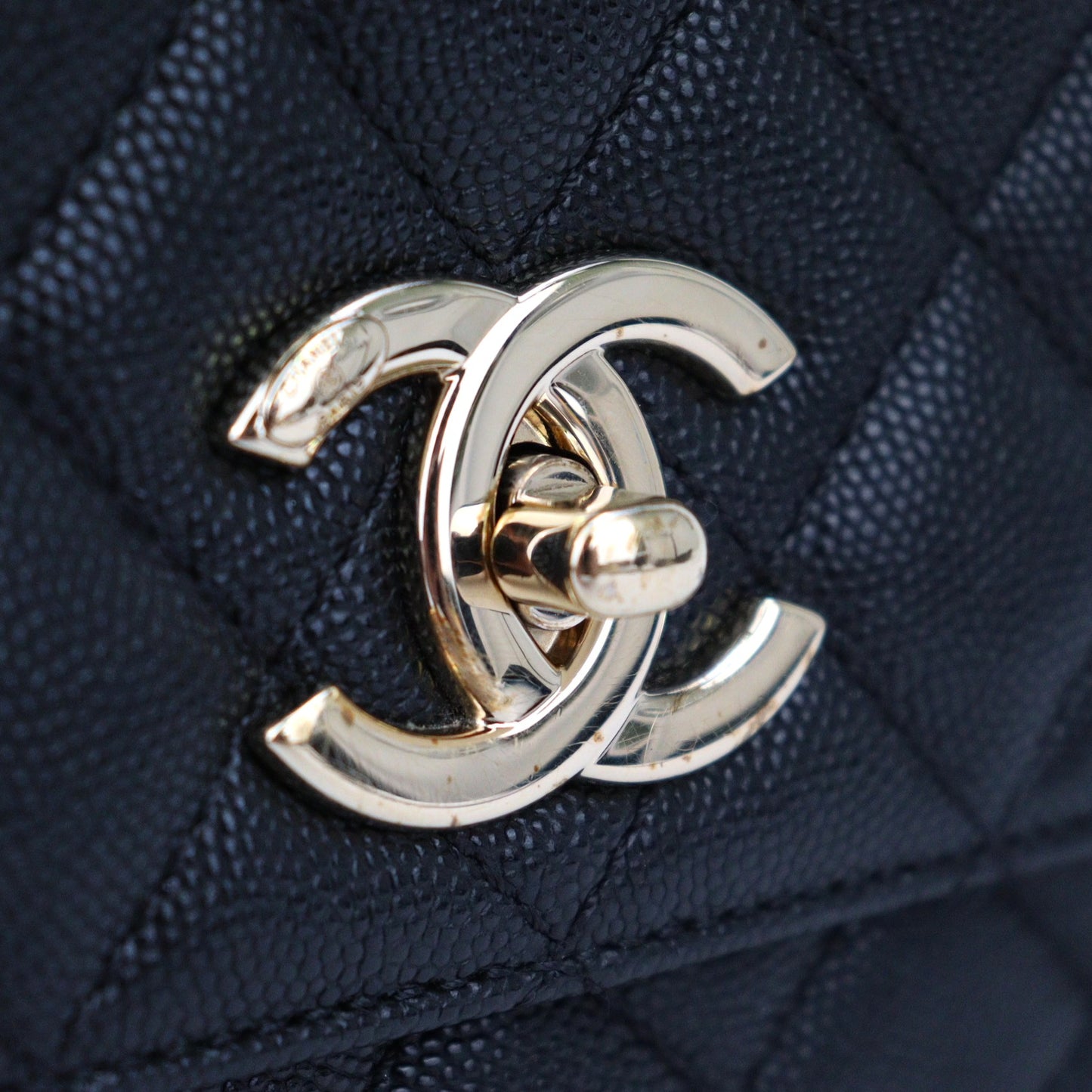 CHANEL 92991 COCO HANDLE MEDIUM