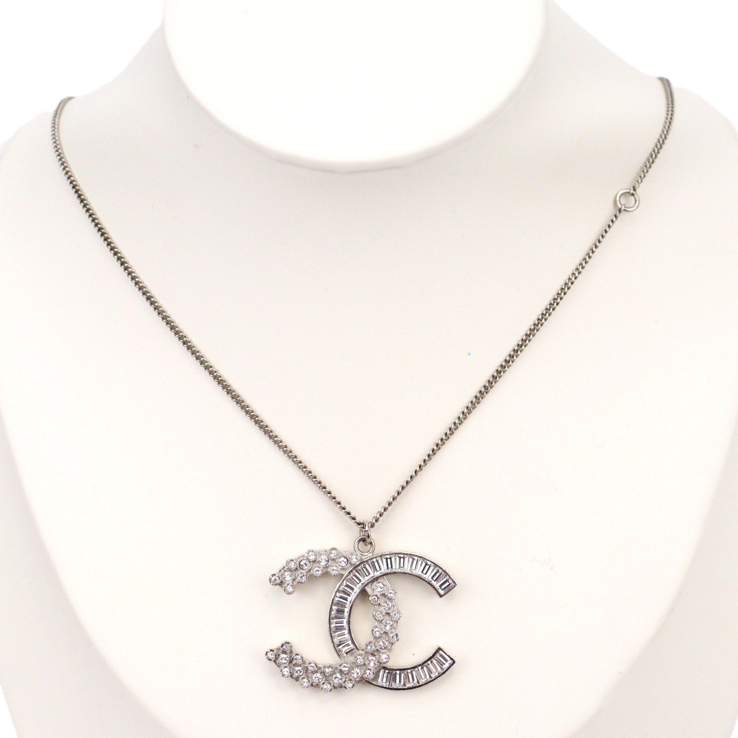 CHANEL NECKLACE