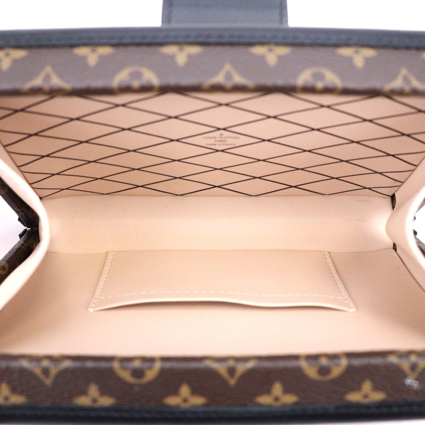 LOUIS VUITTON M45943 PETIT MALLE CROSSBODY BAG