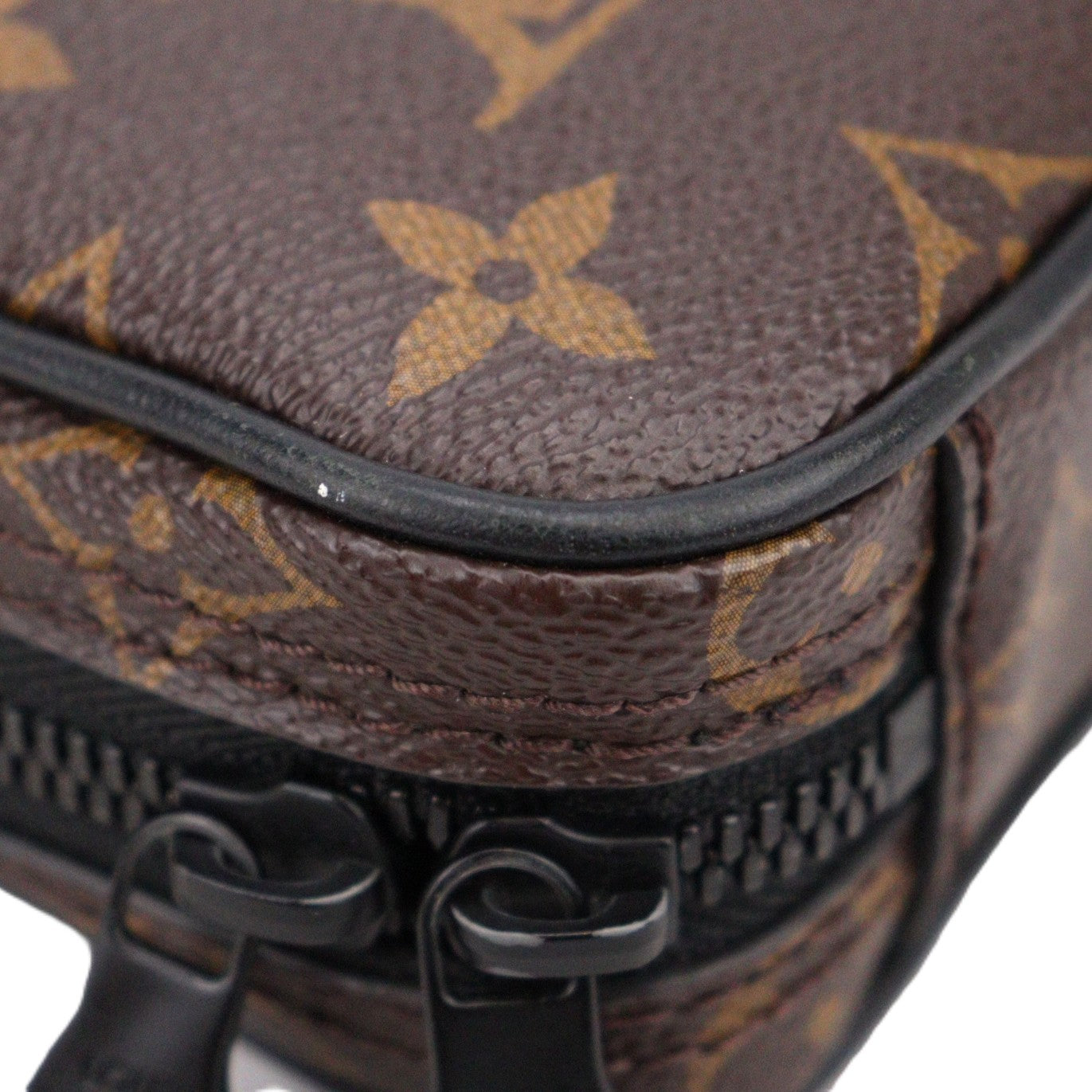 LOUIS VUITTON M44468 UTILITY FRONT CROSSBODY BAG