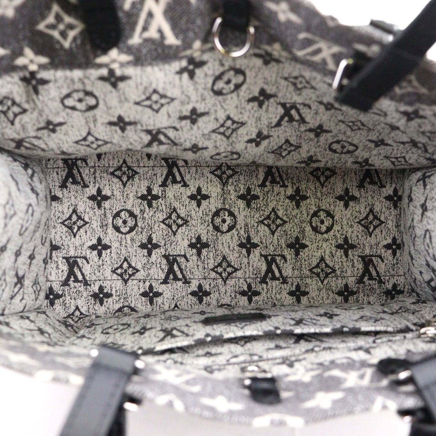 LOUIS VUITTON M46448 ON THE GO MM TOTE BAG