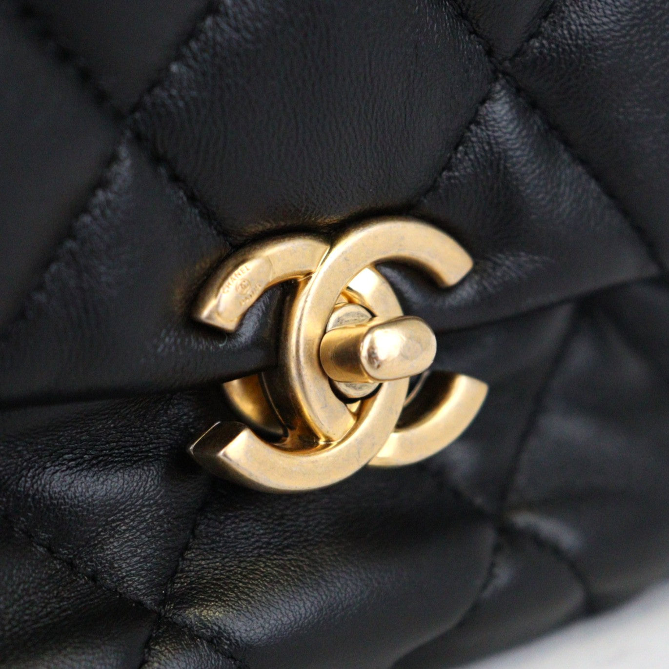 CHANEL CROSSBODY BAG