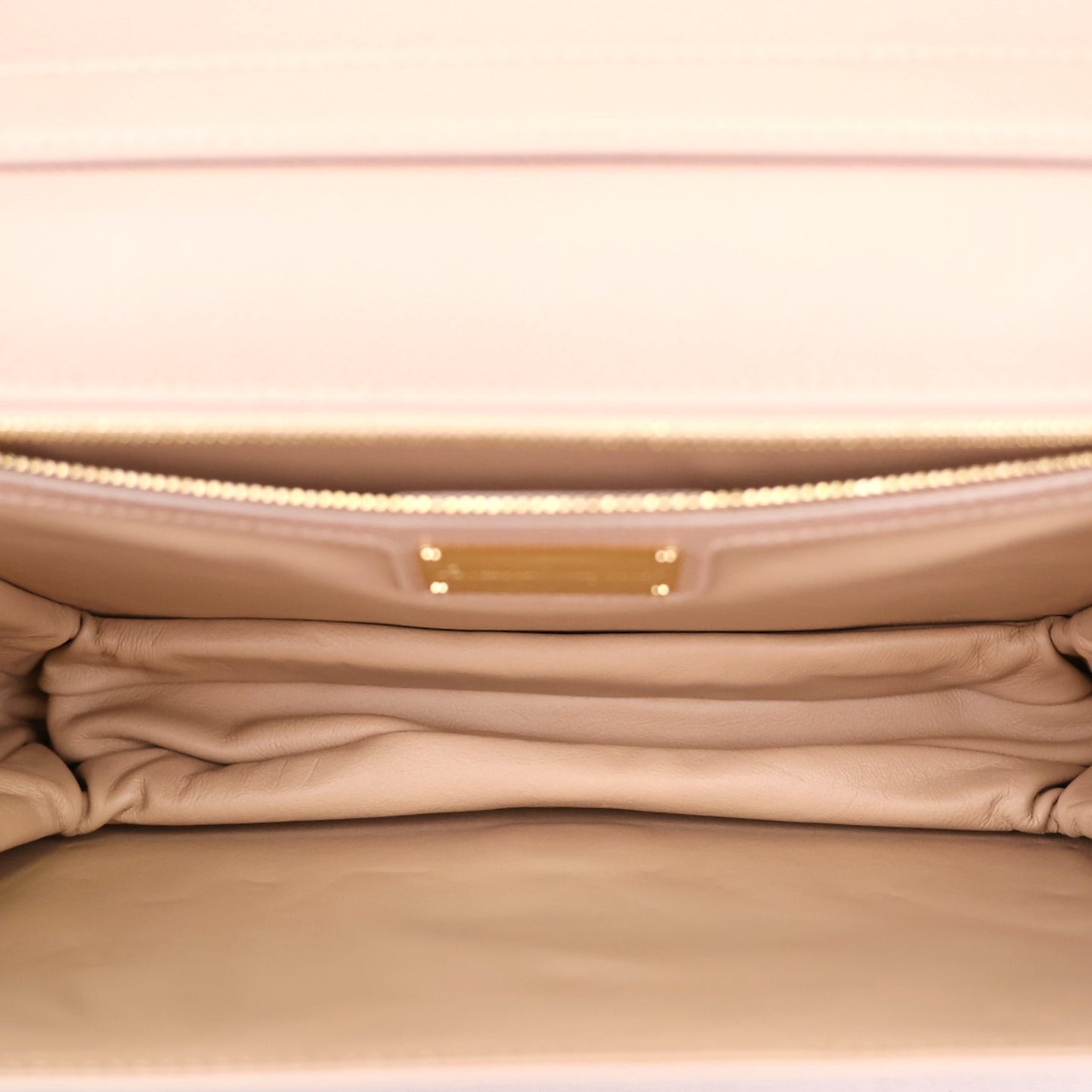 FERRAGAMO 21 9910 VERA SHOULDER BAG