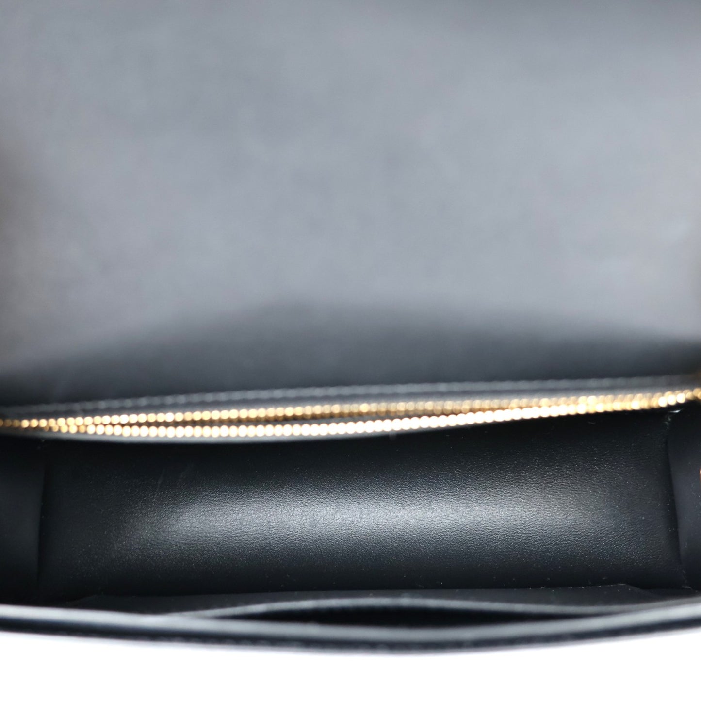 CELINE 199813EPA TRIOMPHE FRAME MEDIUM SHOULDER BAG