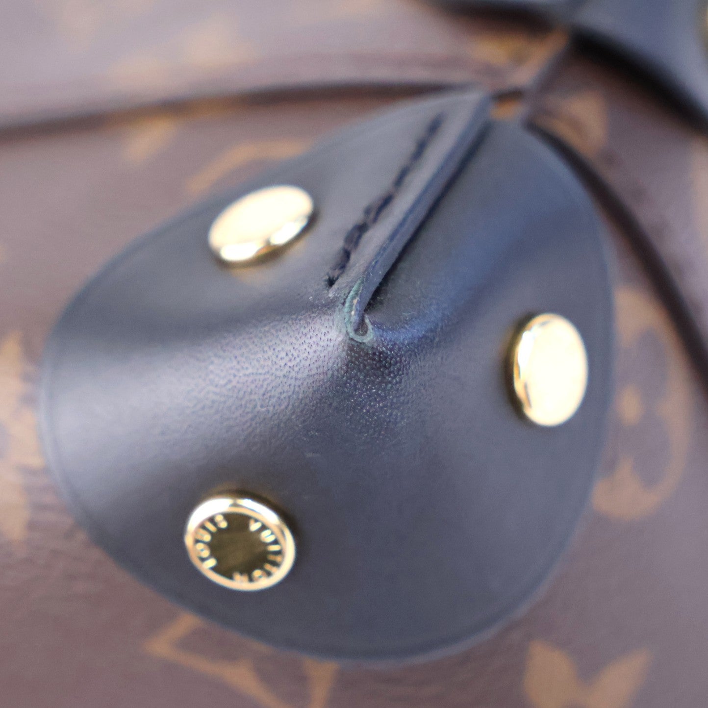 LOUIS VUITTON M45571 PETITE MALLE SOUPLE HANDBAG