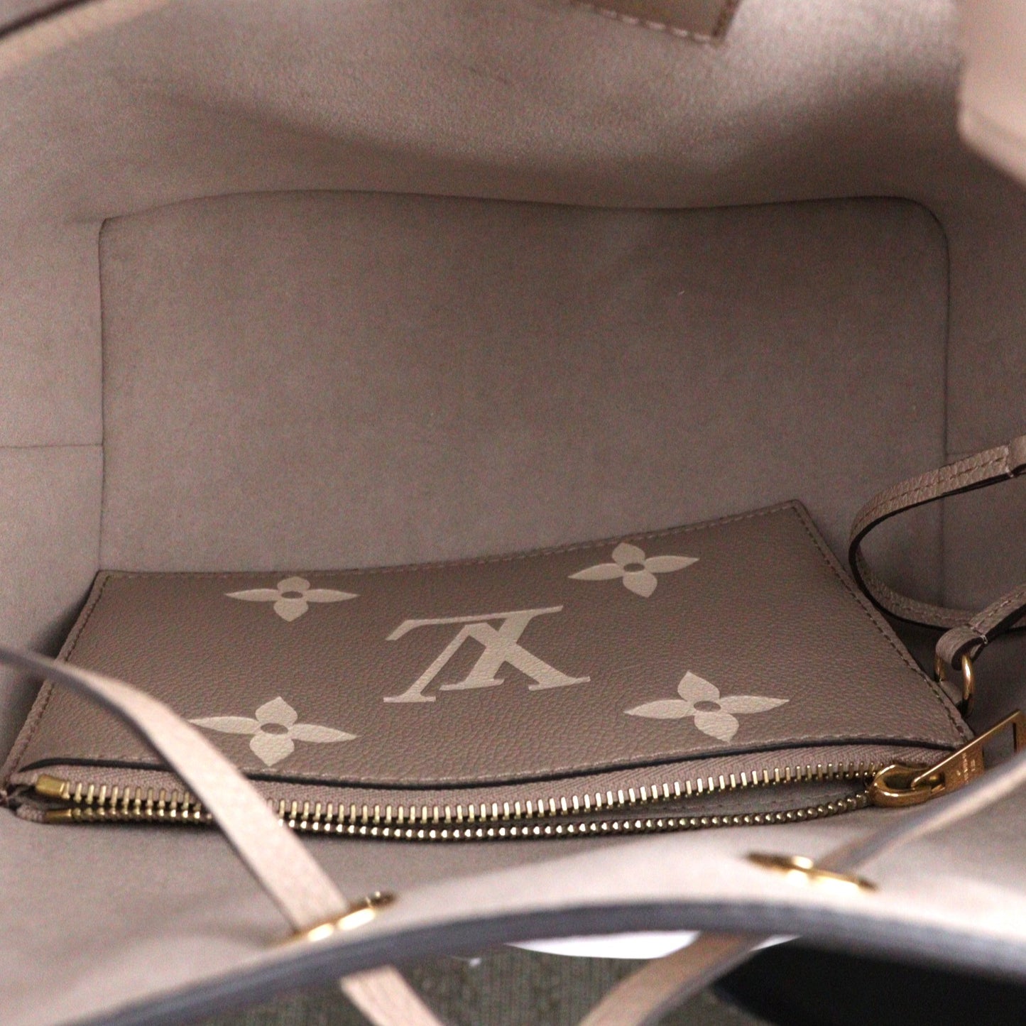 LOUIS VUITTON M45555 NEONOE SHOULDER BAG