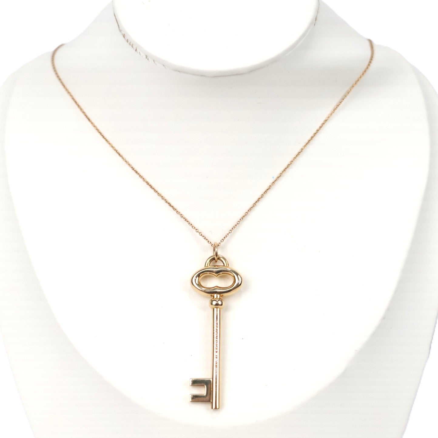 TIFFANY & Co. Vintage Oval Key Necklace