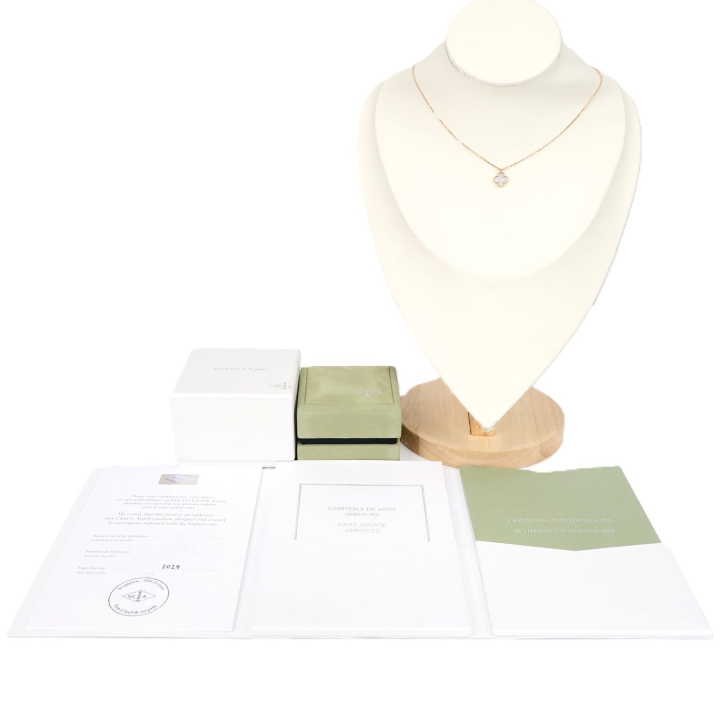 Van Cleef ＆ Arpels VCARF69100 Sweet Alhambra Necklace