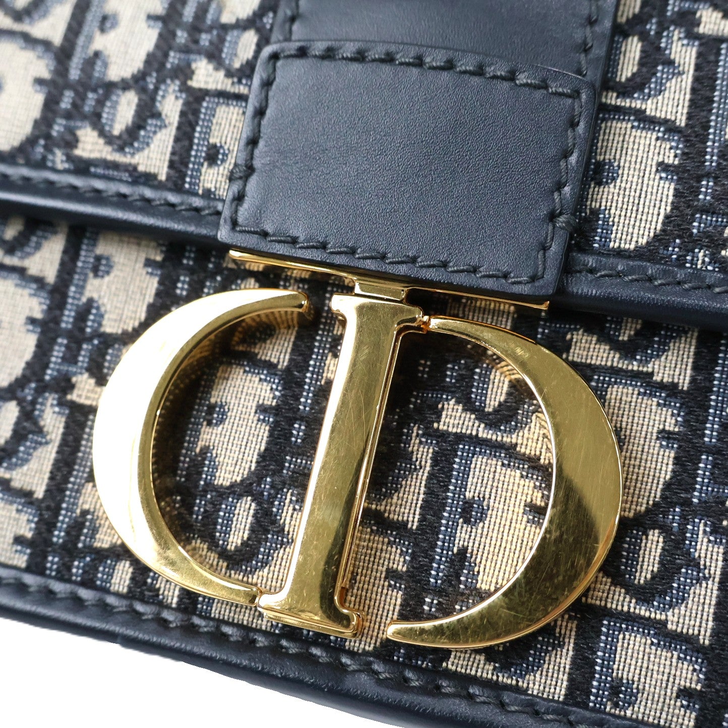 DIOR M9203UTZQ 30 MONTAIGNE SHOULDER BAG