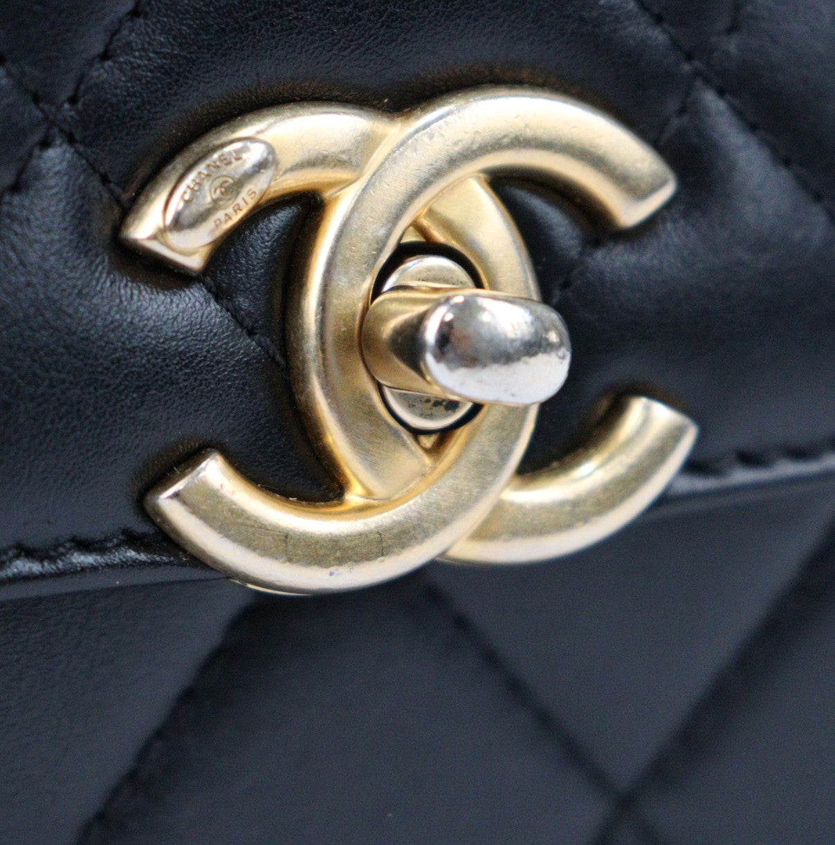 CHANEL AS2615 SHOULDER BAG