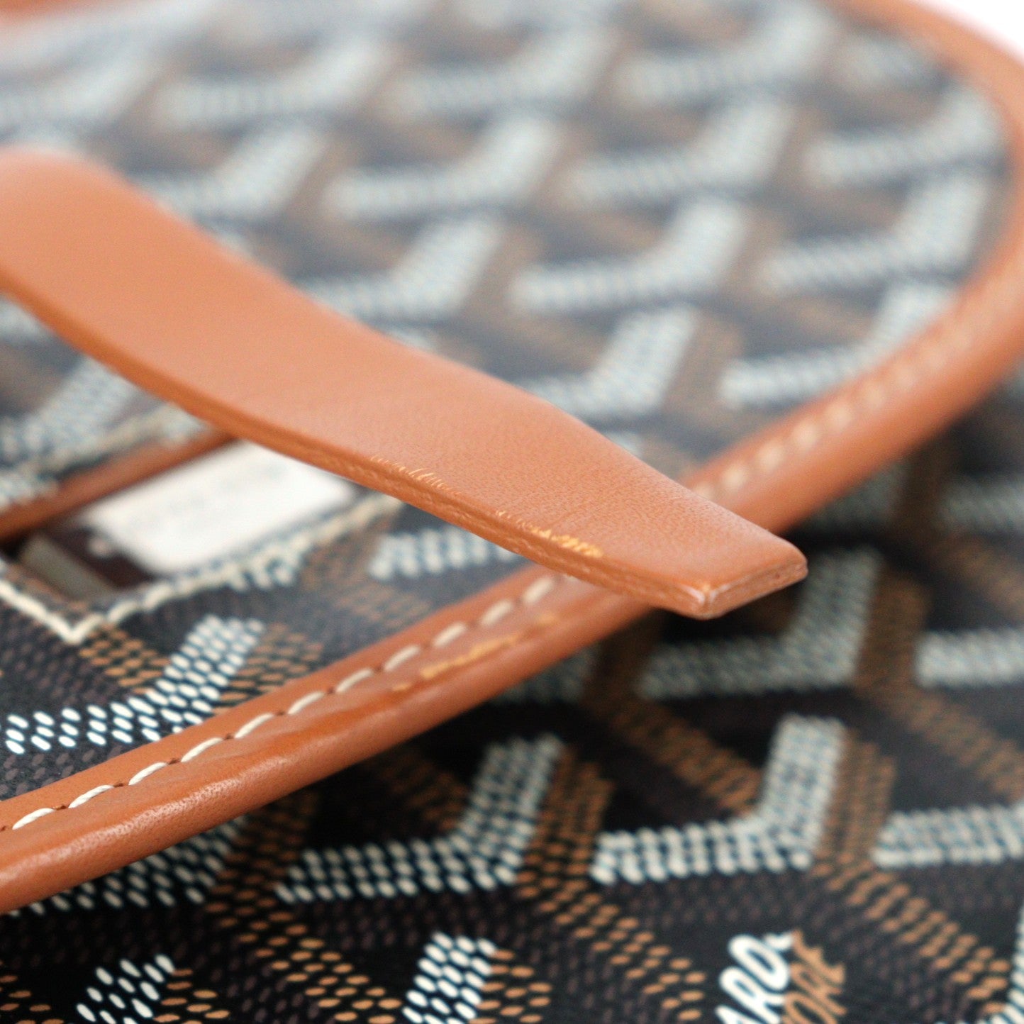GOYARD BELVEDERE PM SHOULDER BAG