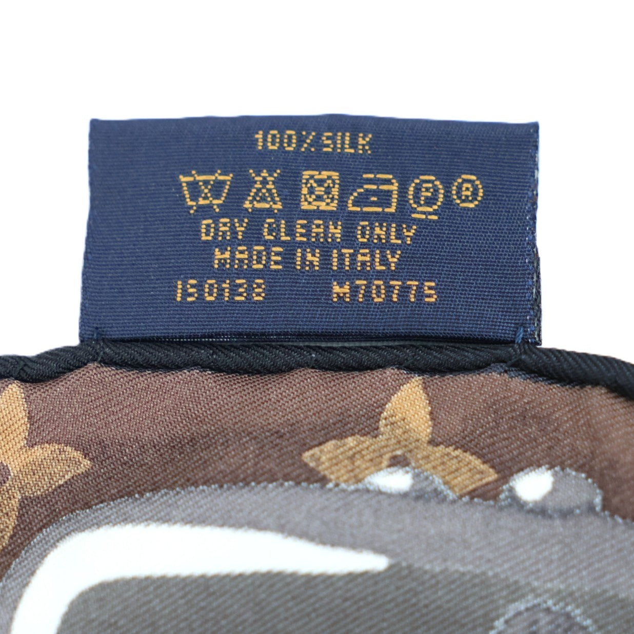 LOUIS VUITTON M70775 CARRE LV WORLD SQUARE 90 SCARF