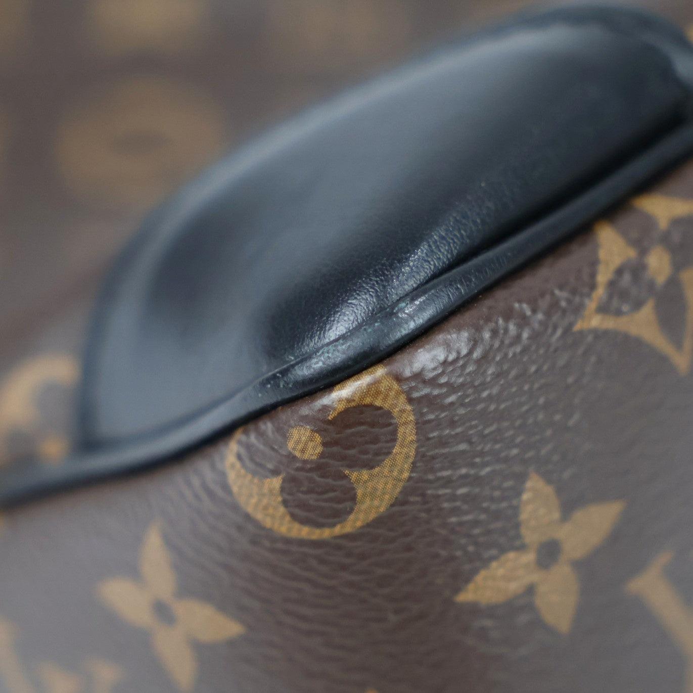 LOUIS VUITTON M45352 ODEON MM SHOULDER BAG