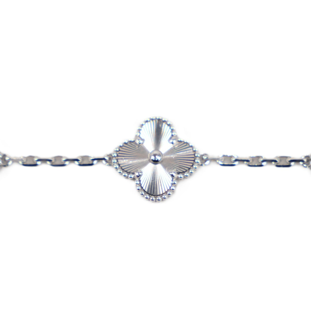 Van Cleef & Arpels VCARP9XE00 Vintage Alhambra 5-Motifs Bracelet