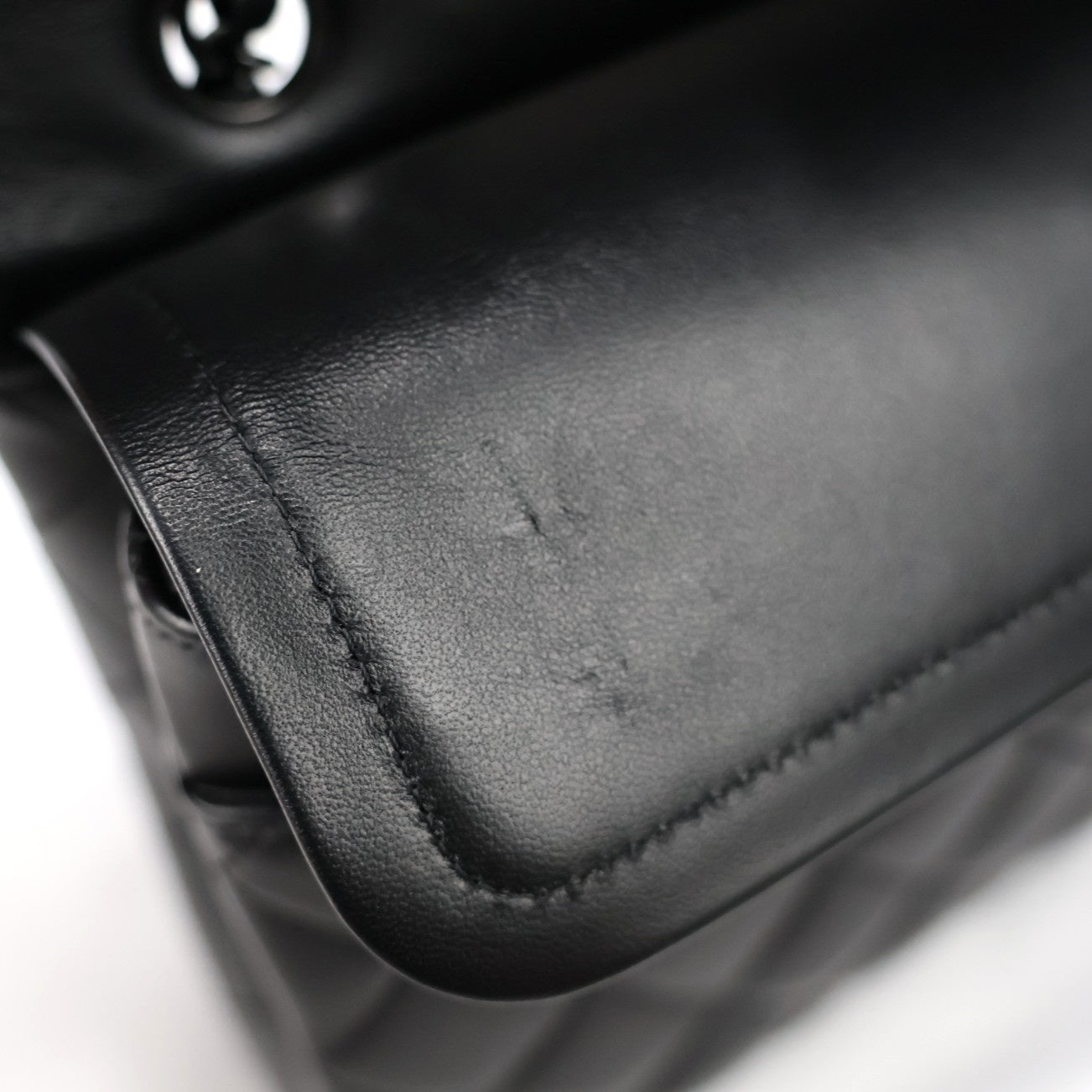 CHANEL 1112 CLASSIC FLAP MEDIUM SHOULDER BAG