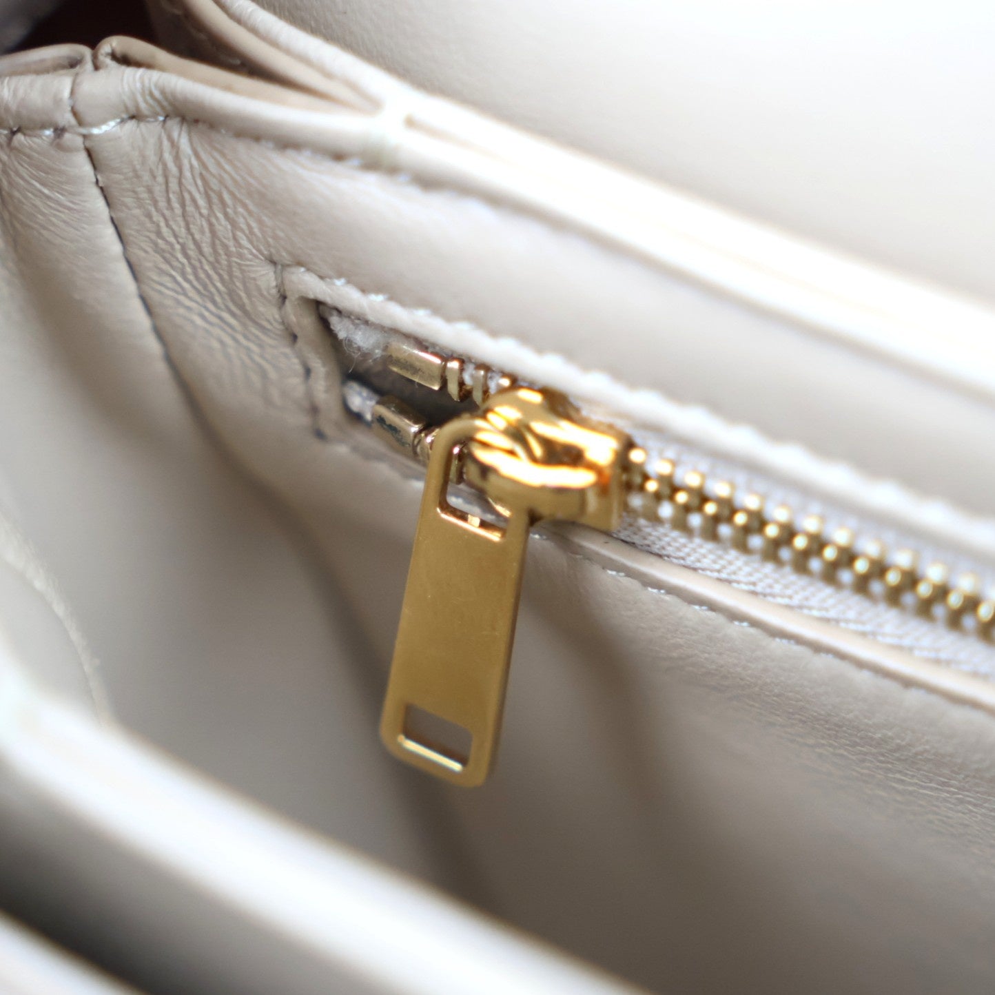 CELINE 188423BF4 TRIOMPHE TEEN CROSSBODY BAG