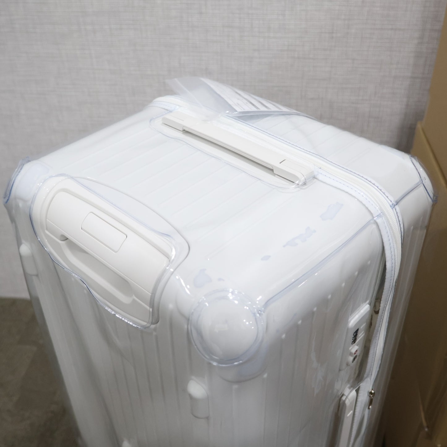 RIMOWA 83280661 ESSENTIAL TRUNK 101L SUIT CASE
