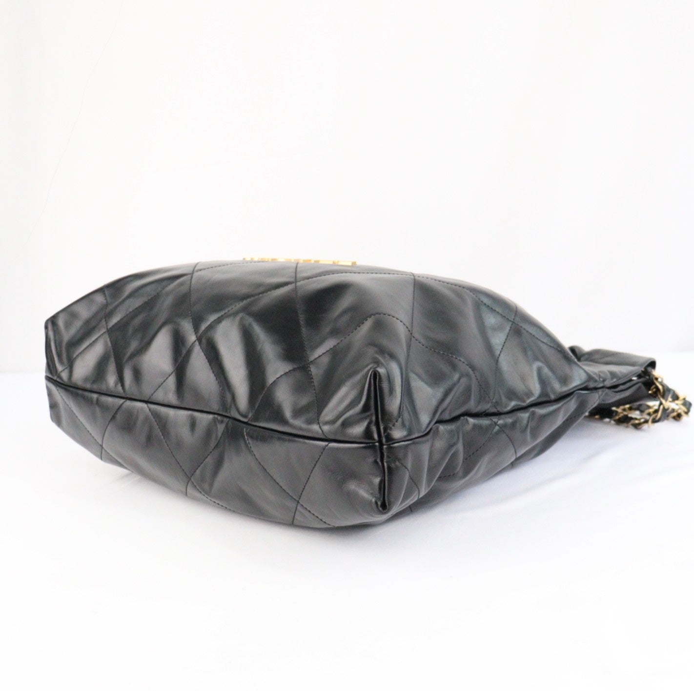 CHANEL AS3261 CHANEL 22 MEDIUM SHOULDER BAG
