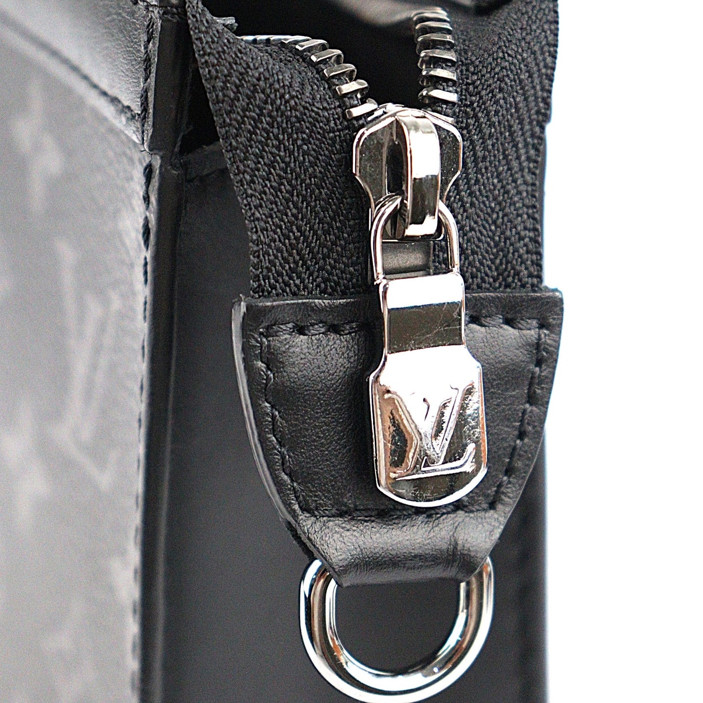 LOUIS VUITTON M81124 GASTON WEARABLE WALLET CROSSBODY BAG