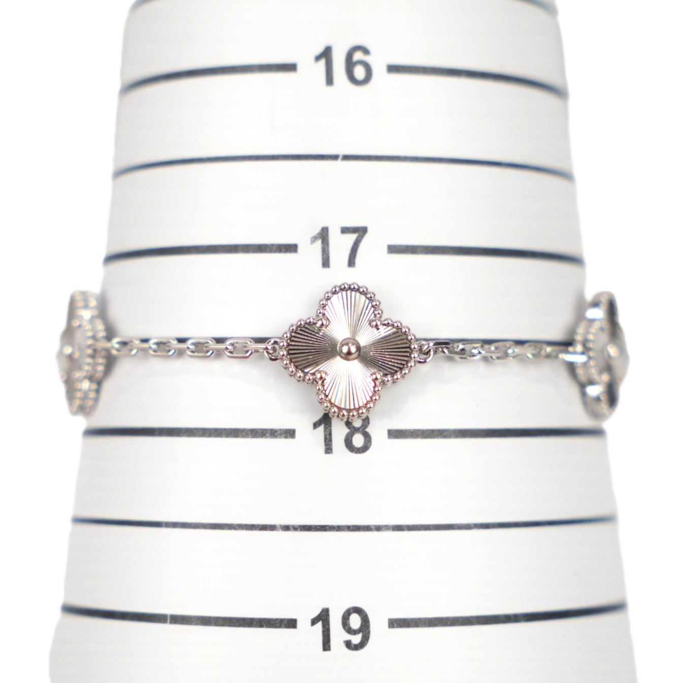 Van Cleef & Arpels VCARP9XE00 Vintage Alhambra 5-Motifs Bracelet