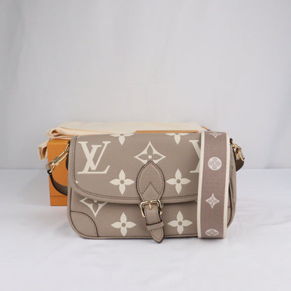LOUIS VUITTON M46583 DIANE PM CROSSBODY BAG