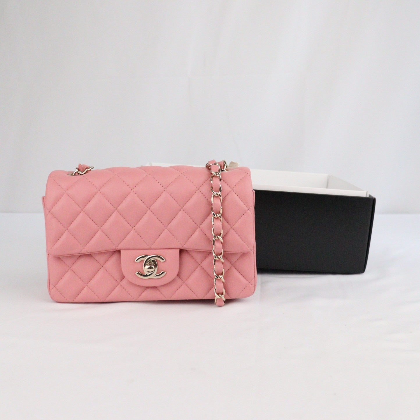 CHANEL 69900 CLASSIC FLAP MINI SHOULDER BAG