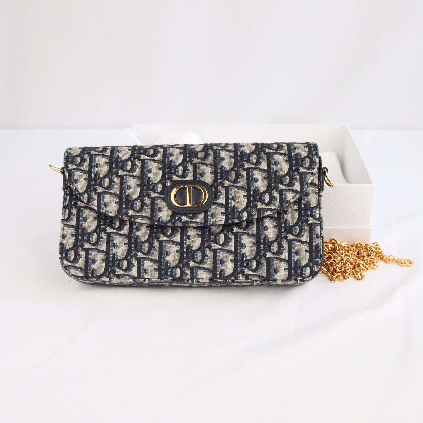 DIOR S4306UTZQ 30 MONTAIGNE WALLET ON CHAIN