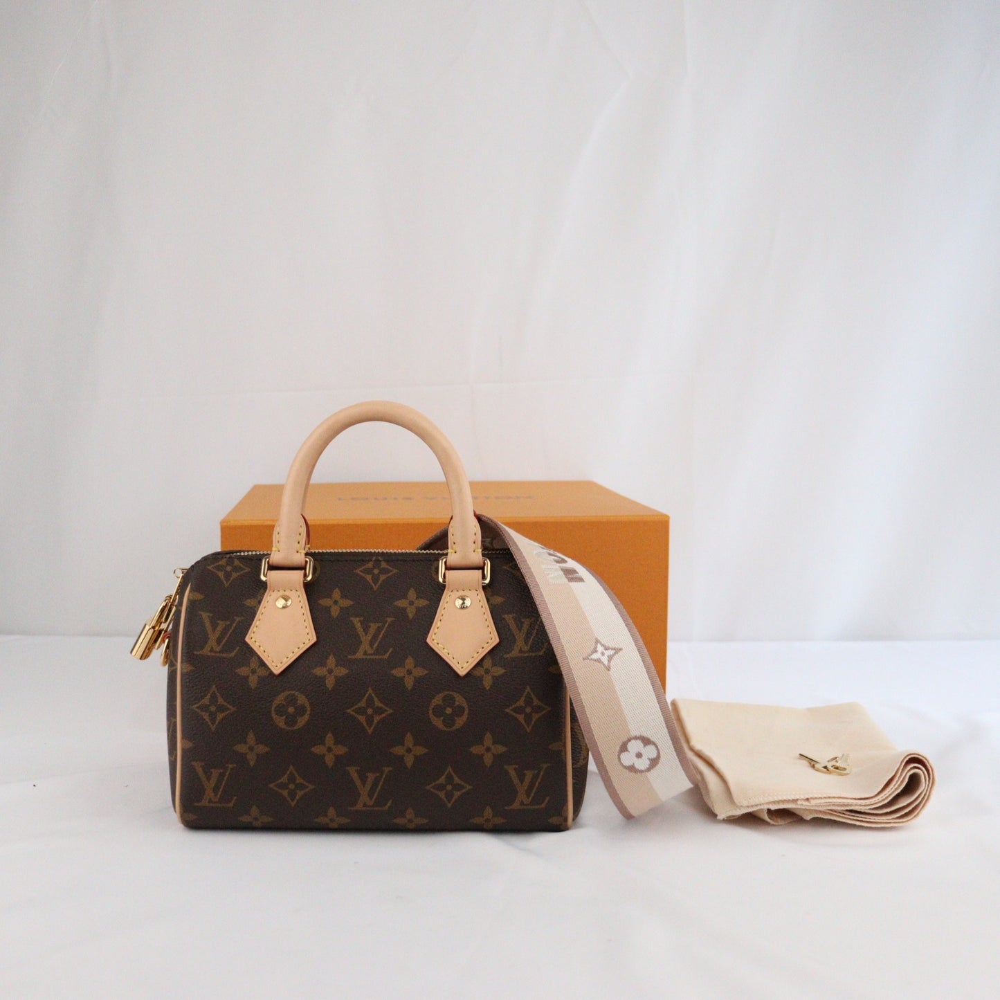 LOUIS VUITTON M46222 SPEEDY BANDOULIERE 20 HANDBAG