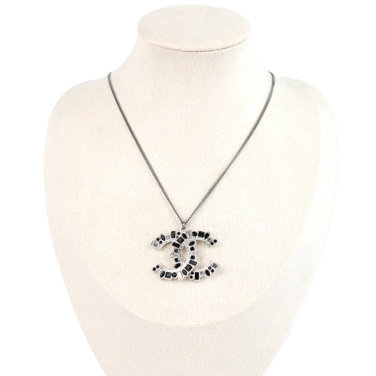 CHANEL 96303 NECKLACE